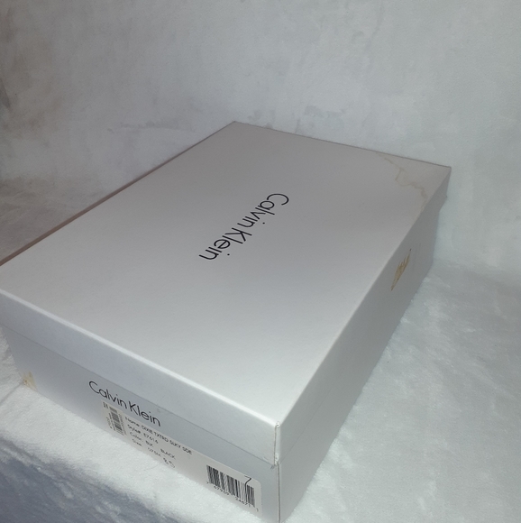 Calvin Klein booties. Size 7.5 - Picture 10 of 10